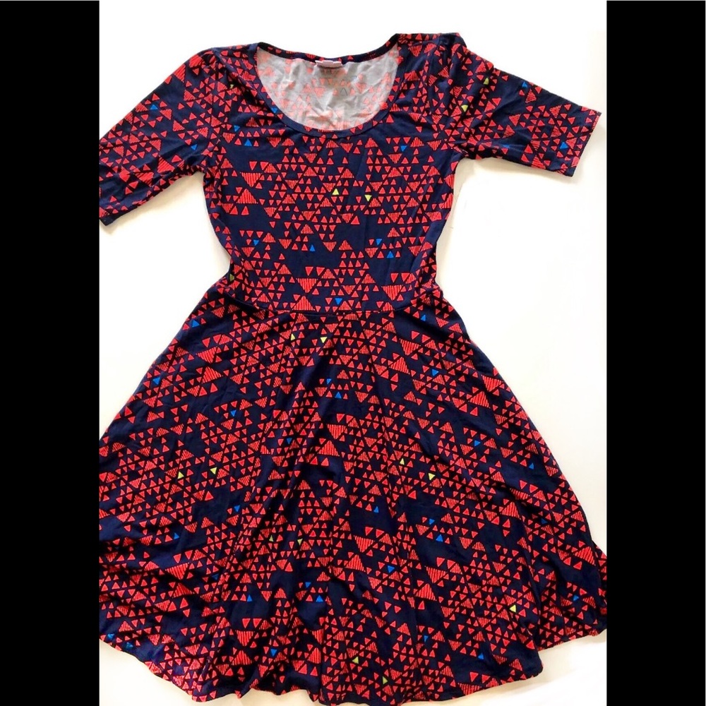 Lularoe Nicole dress w red triangles. NWOT.